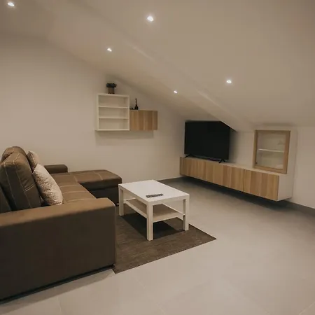 Casas Del Pedregal 3 *