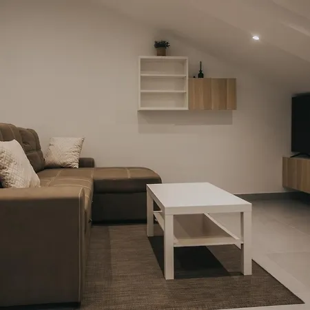 Casas Del Pedregal * A Estrada